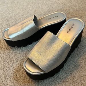 Nine West y2k platform Sandals silver metallic wedge vintage